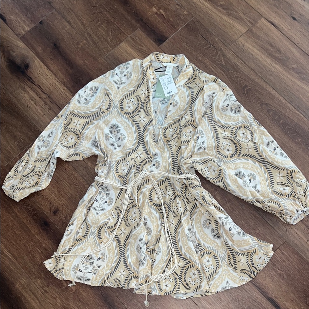 H&M Medium Beige and White Dress